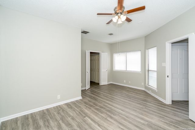 2826 VILLAGE PKWY, San Antonio, TX 78251