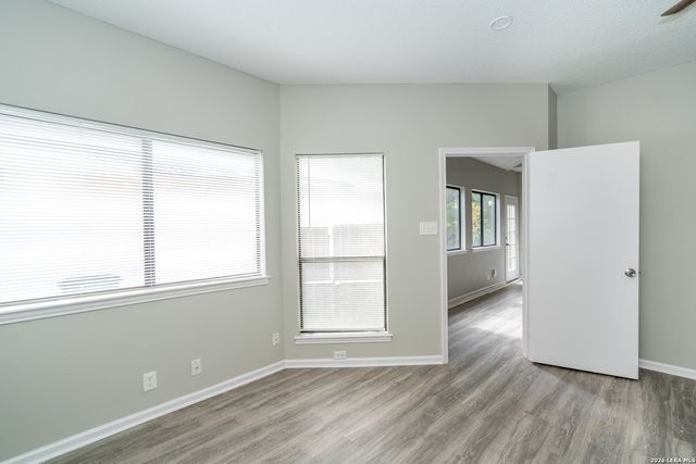 2826 VILLAGE PKWY, San Antonio, TX 78251