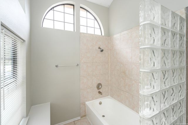 2826 VILLAGE PKWY, San Antonio, TX 78251