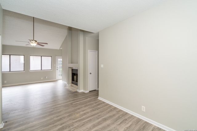 2826 VILLAGE PKWY, San Antonio, TX 78251