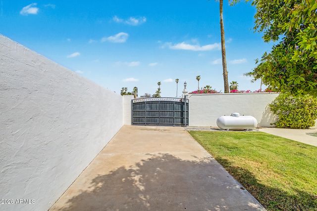 2068 E CAIRO Drive, Tempe, AZ 85282