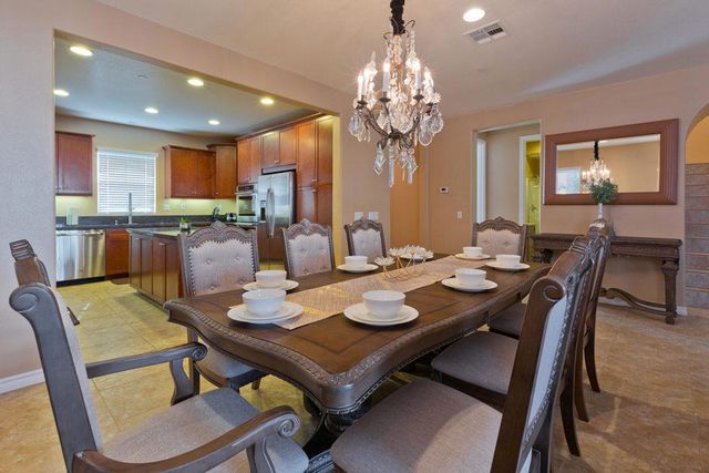 462 Via De La Paz, Palm Desert, CA 92211