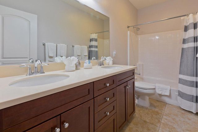 462 Via De La Paz, Palm Desert, CA 92211