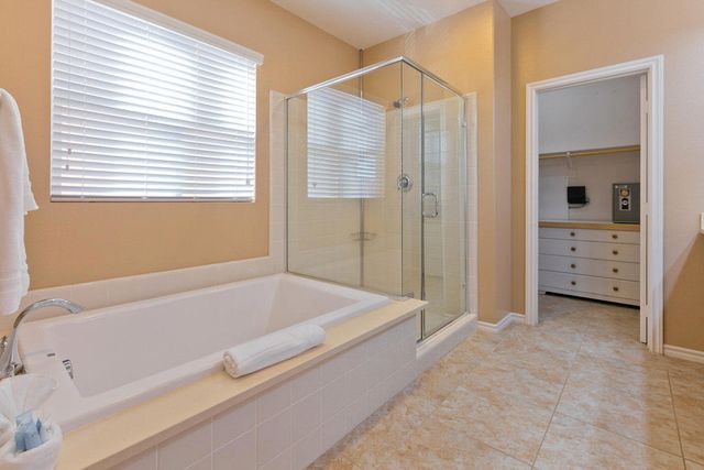 462 Via De La Paz, Palm Desert, CA 92211