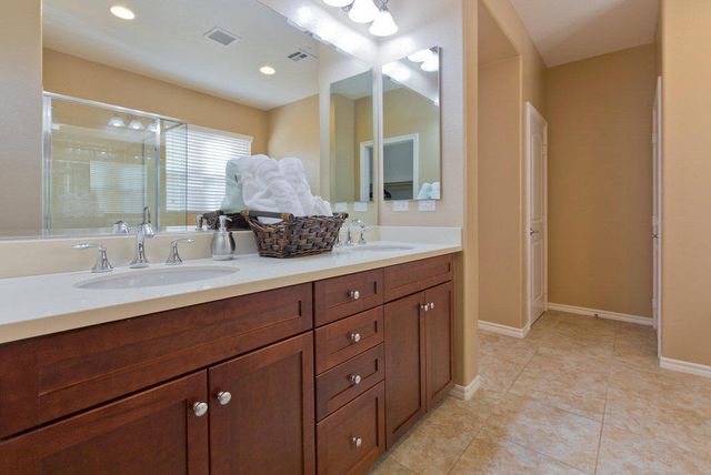 462 Via De La Paz, Palm Desert, CA 92211