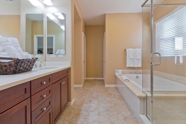 462 Via De La Paz, Palm Desert, CA 92211