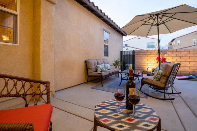 462 Via De La Paz, Palm Desert, CA 92211