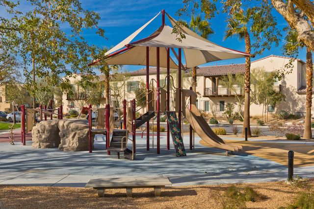 462 Via De La Paz, Palm Desert, CA 92211