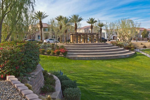 462 Via De La Paz, Palm Desert, CA 92211