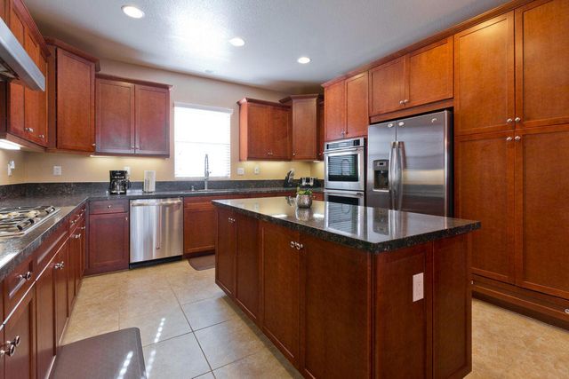 462 Via De La Paz, Palm Desert, CA 92211