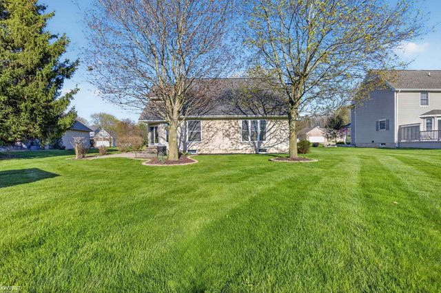 2345 Lost Creek Drive, Flushing, MI 48433