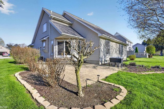 2345 Lost Creek Drive, Flushing, MI 48433