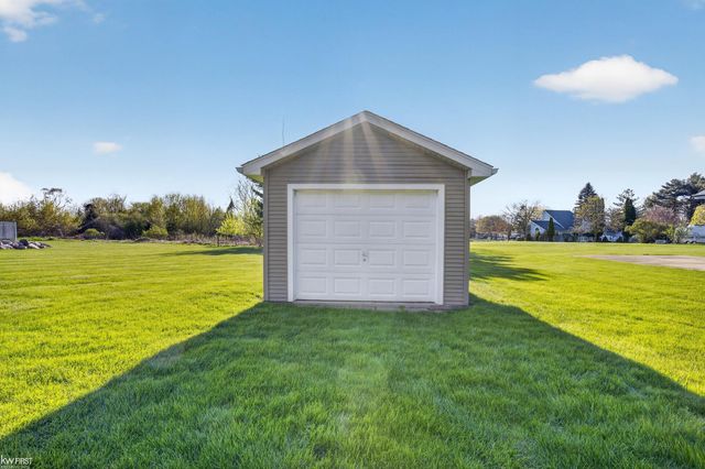 2345 Lost Creek Drive, Flushing, MI 48433