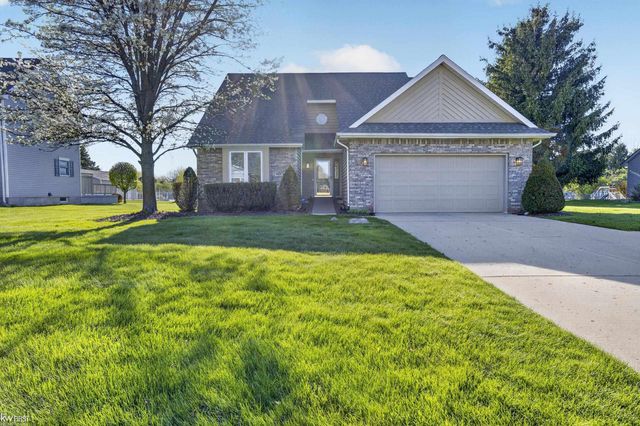 2345 Lost Creek Drive, Flushing, MI 48433