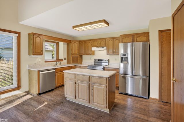 2345 Lost Creek Drive, Flushing, MI 48433