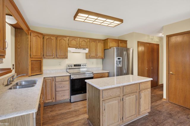 2345 Lost Creek Drive, Flushing, MI 48433