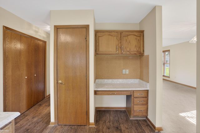 2345 Lost Creek Drive, Flushing, MI 48433