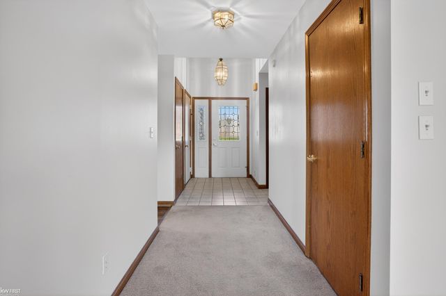 2345 Lost Creek Drive, Flushing, MI 48433