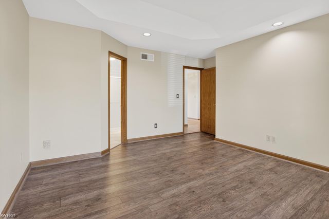 2345 Lost Creek Drive, Flushing, MI 48433