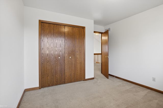 2345 Lost Creek Drive, Flushing, MI 48433