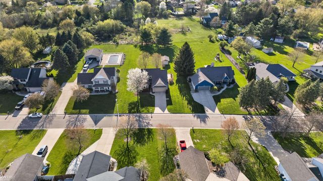 2345 Lost Creek Drive, Flushing, MI 48433