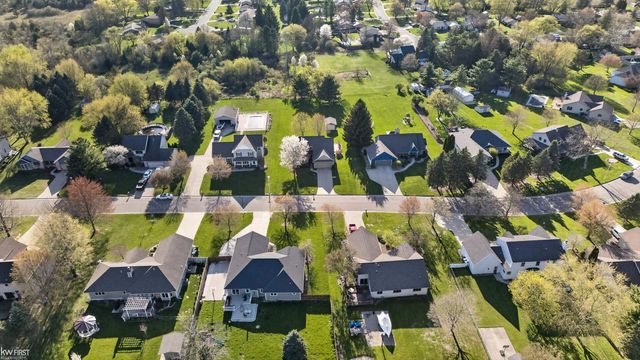 2345 Lost Creek Drive, Flushing, MI 48433