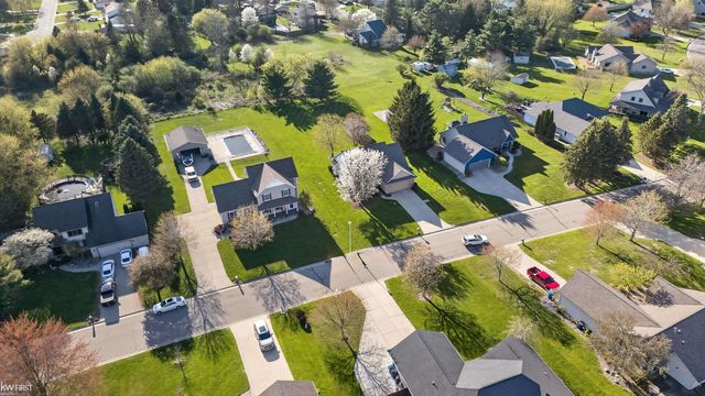 2345 Lost Creek Drive, Flushing, MI 48433