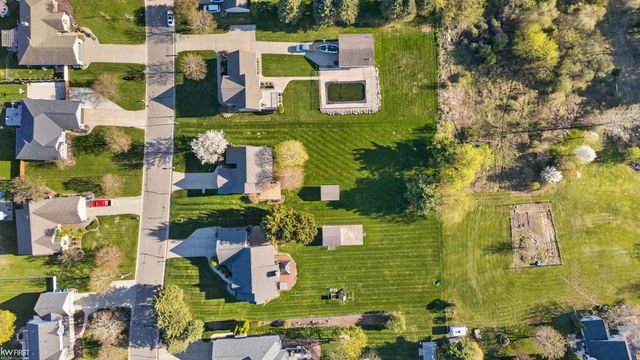 2345 Lost Creek Drive, Flushing, MI 48433