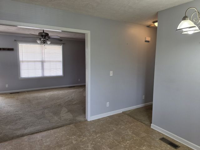 3050 Gnat Hill Rd, Manchester, TN 37355