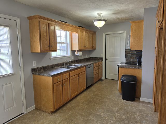 3050 Gnat Hill Rd, Manchester, TN 37355