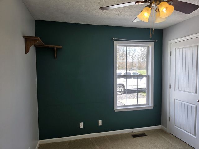 3050 Gnat Hill Rd, Manchester, TN 37355