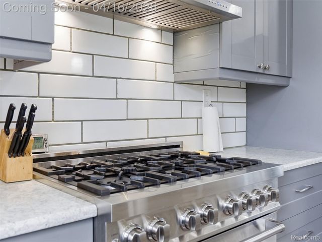 4615 Homesite Drive, Orion Charter Township, MI 48359