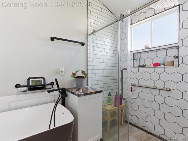 4615 Homesite Drive, Orion Charter Township, MI 48359