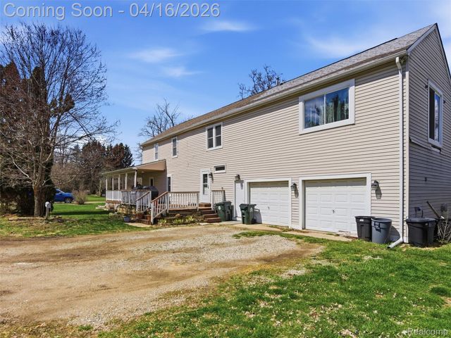 4615 Homesite Drive, Orion Charter Township, MI 48359