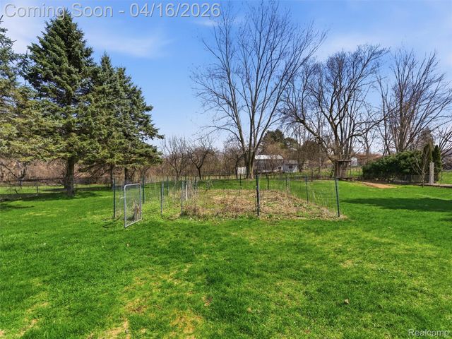 4615 Homesite Drive, Orion Charter Township, MI 48359