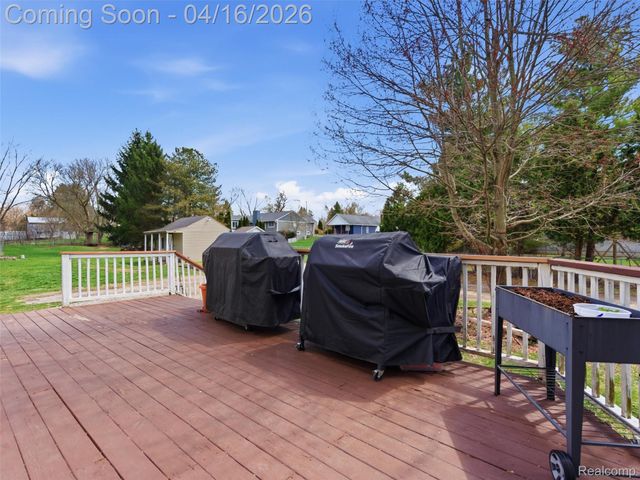 4615 Homesite Drive, Orion Charter Township, MI 48359