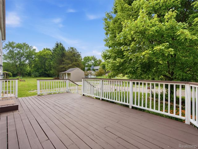 4615 Homesite Drive, Orion Charter Township, MI 48359