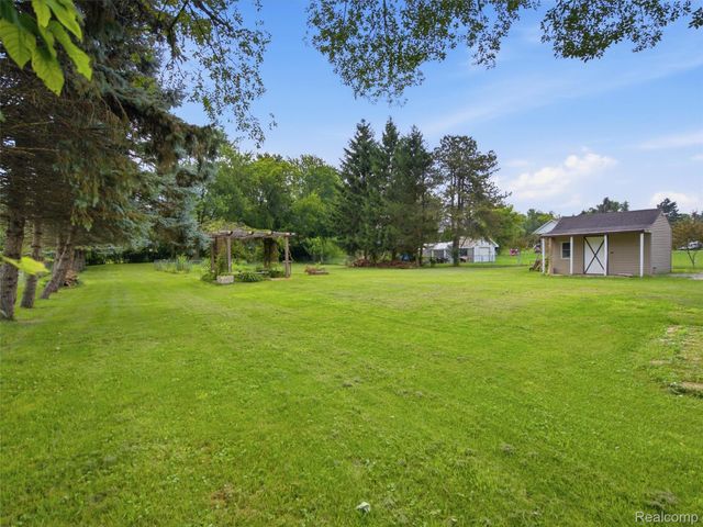 4615 Homesite Drive, Orion Charter Township, MI 48359