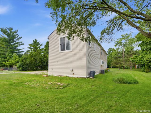 4615 Homesite Drive, Orion Charter Township, MI 48359