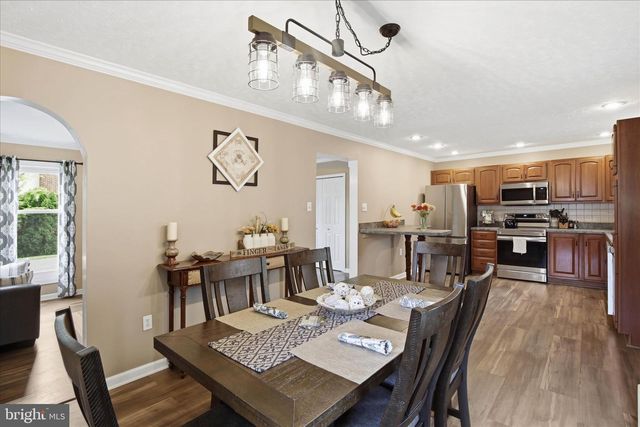 2824 NOLT RD, Lancaster, PA 17601