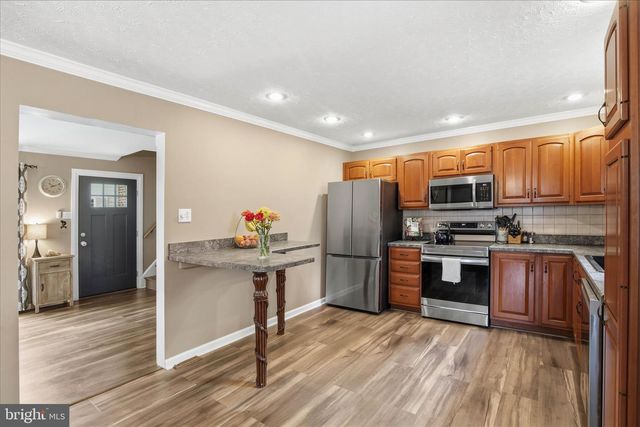 2824 NOLT RD, Lancaster, PA 17601