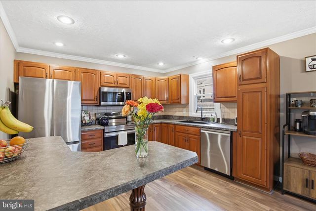 2824 NOLT RD, Lancaster, PA 17601