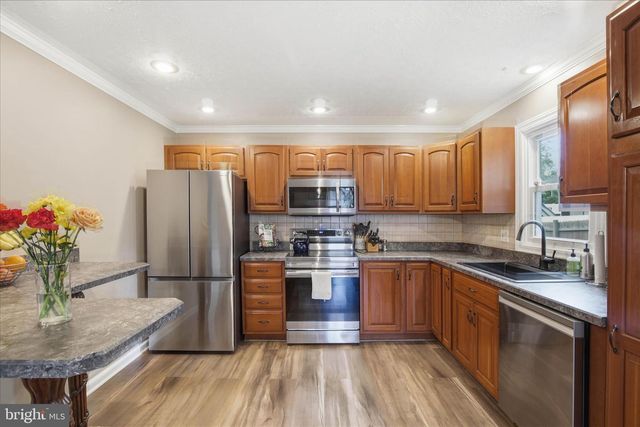 2824 NOLT RD, Lancaster, PA 17601