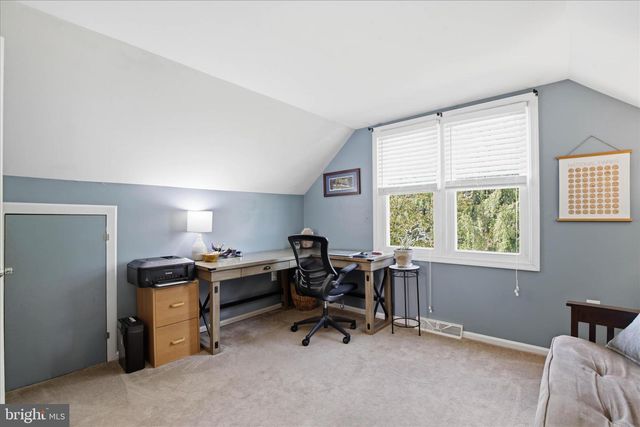 2824 NOLT RD, Lancaster, PA 17601