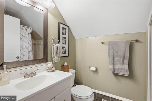 2824 NOLT RD, Lancaster, PA 17601