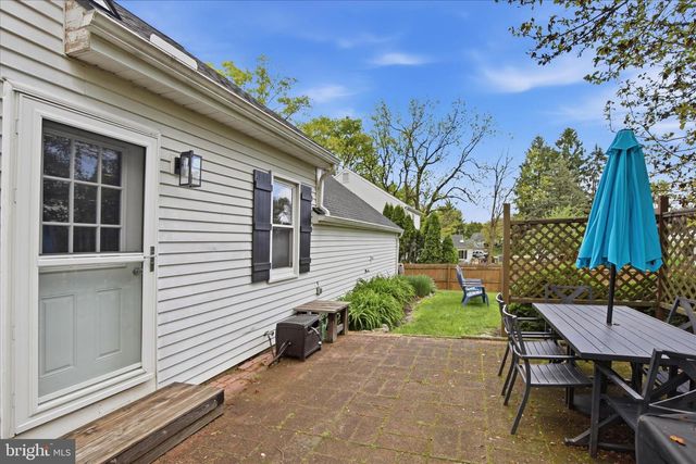 2824 NOLT RD, Lancaster, PA 17601