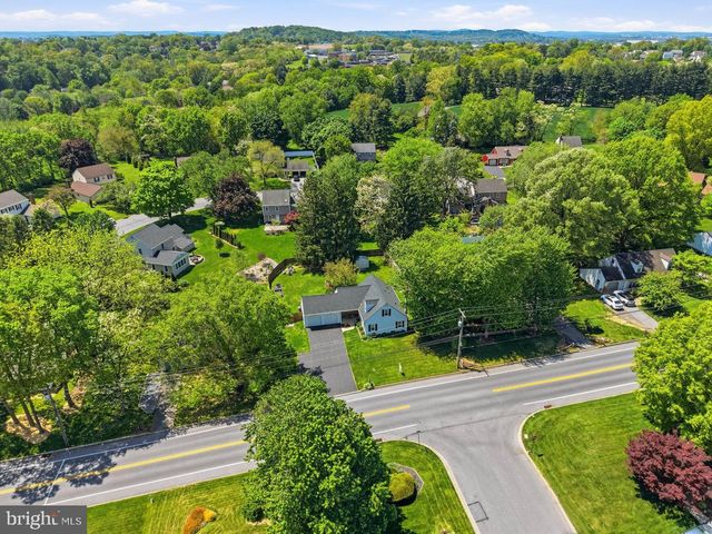 2824 NOLT RD, Lancaster, PA 17601