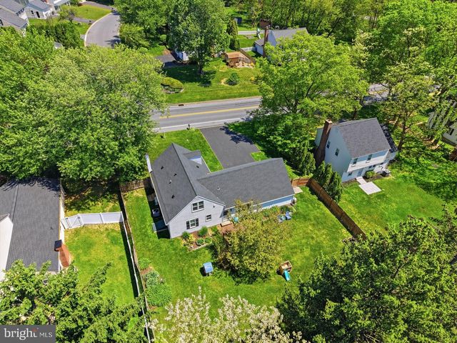 2824 NOLT RD, Lancaster, PA 17601