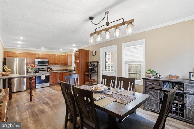2824 NOLT RD, Lancaster, PA 17601