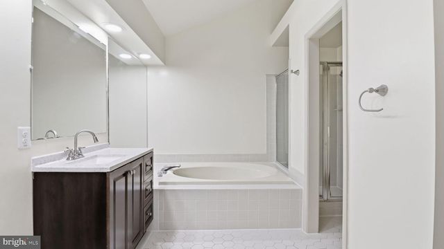 1803 ABBEY GLEN CT, Vienna, VA 22182